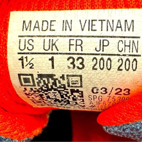 Adidas Kids Sz 1.5 Terrex Trailmaker Blue and Orange Sneakers - Picture 8 of 8